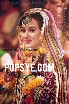 maroon dupatta, block print dupatta, golden lehenga with red dupatta, blue dupatta, double dupatta bridal lehenga, banarasi dupatta online, crush dupatta, white salwar kameez with red dupatta