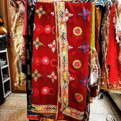 dupatta online shopping, stylish dupatta, georgette dupatta, dark green suit with pink dupatta, banarasi silk dupatta, cotton suits with cotton dupatta, net dupatta with embroidery, orange du